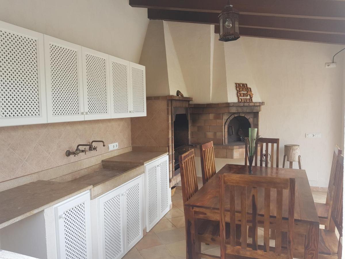 Villa Milagro - 3 Bedroom Finca Style Villa With Pool Near Golf Course/Beaches - Air Cond. Pollença Buitenkant foto