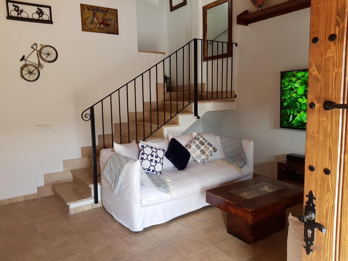 Villa Milagro - 3 Bedroom Finca Style Villa With Pool Near Golf Course/Beaches - Air Cond. Pollença Buitenkant foto
